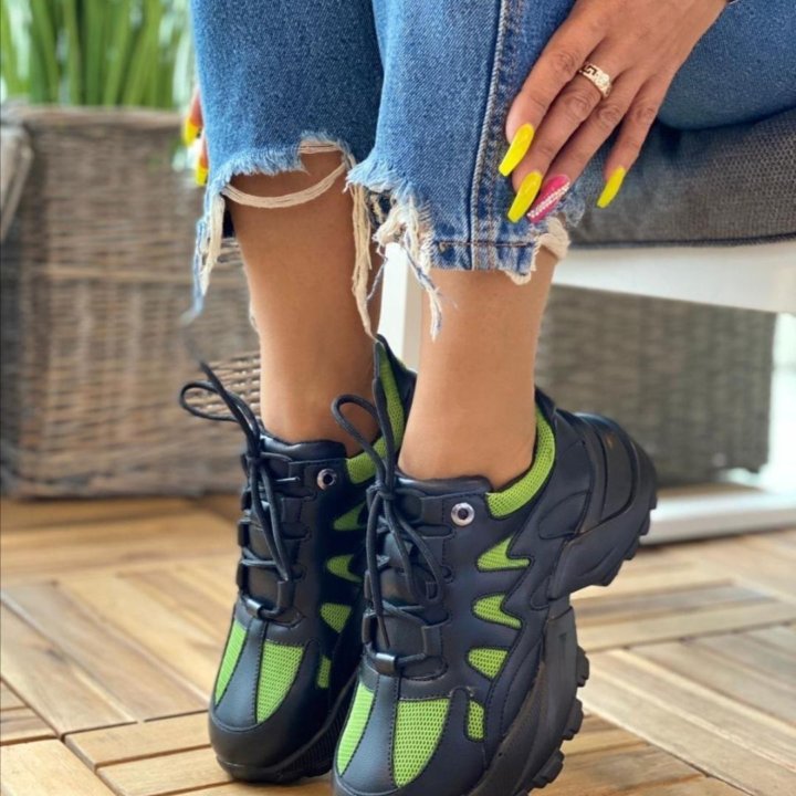 Кроссовки, размер 37