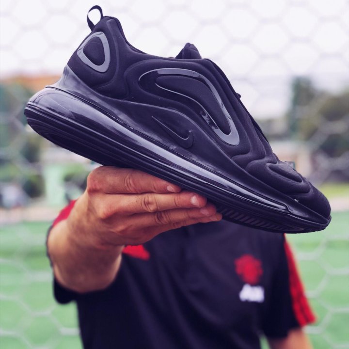  Кроссовки Nike Air Max 720