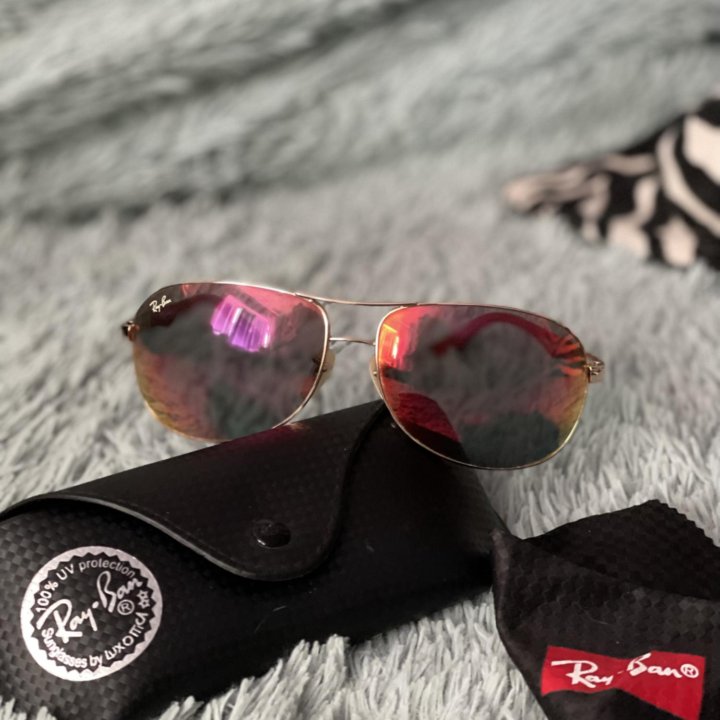 Солнцезащитные очки Ray Ban