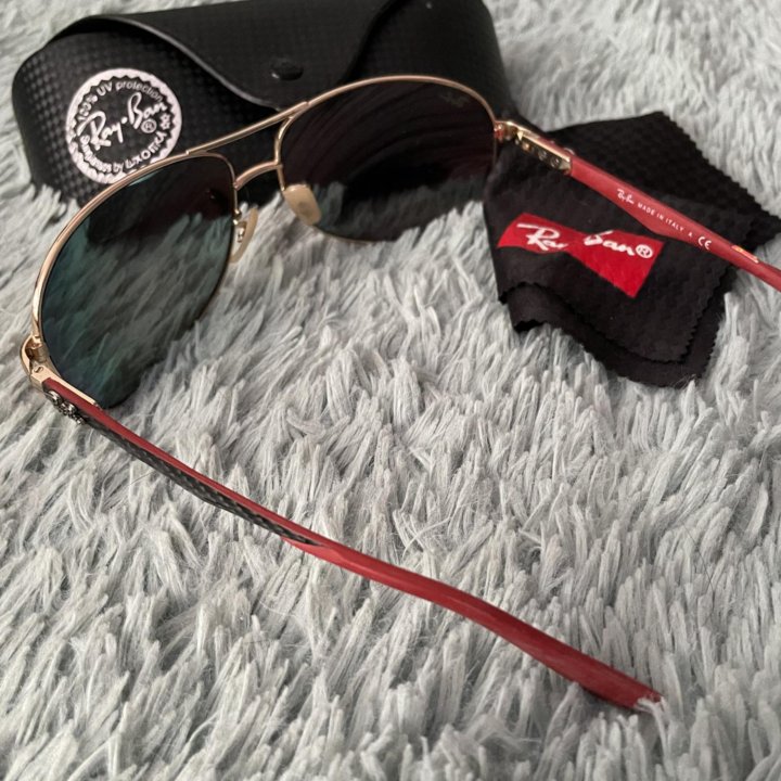 Солнцезащитные очки Ray Ban