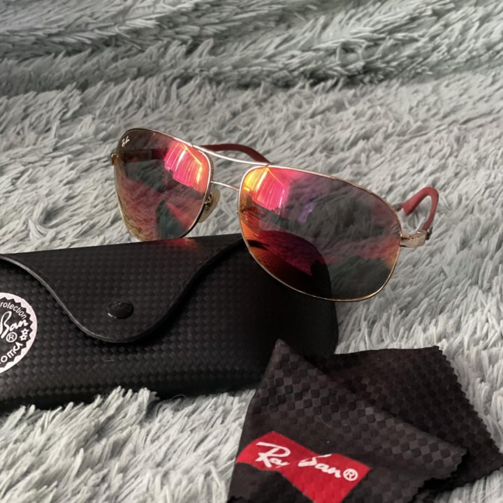 Солнцезащитные очки Ray Ban