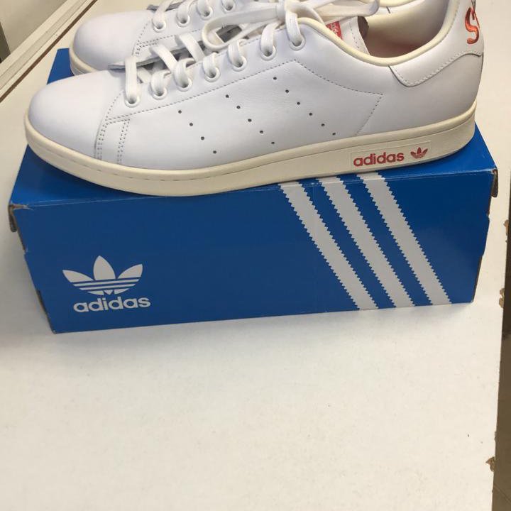 Кроссовки adidas новые