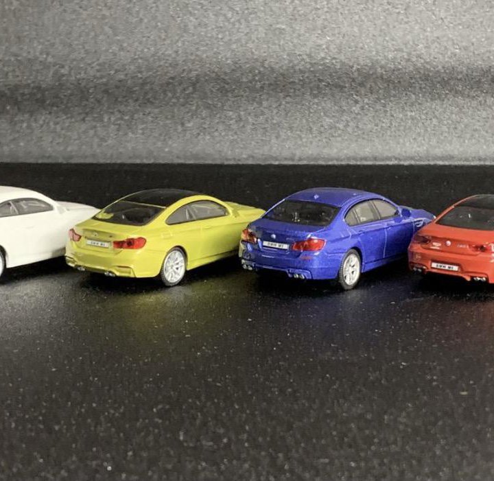 Коллекционные модели BMW 1/64
