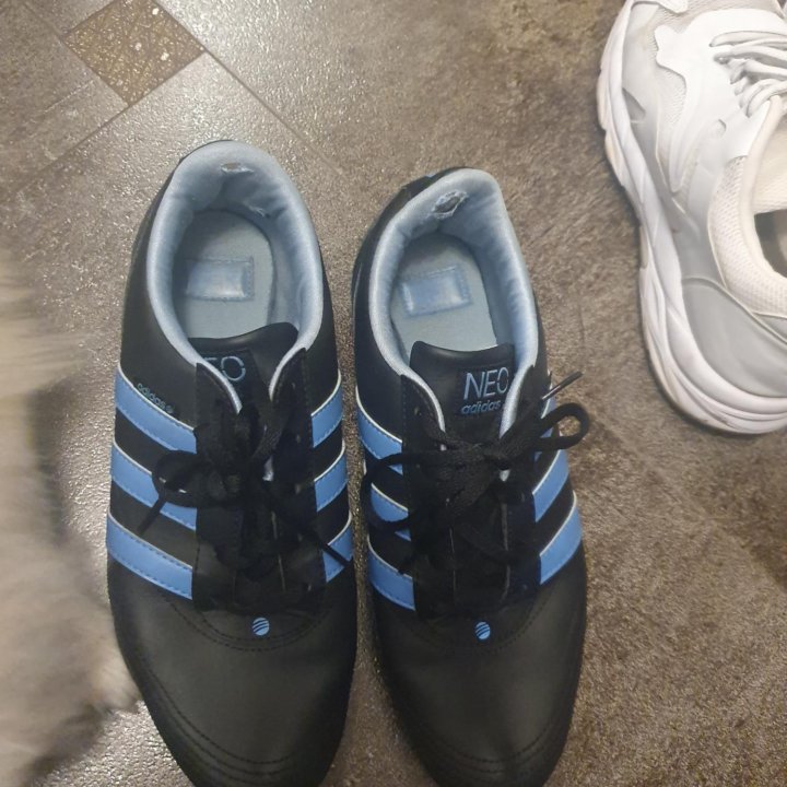 Кроссовки ADIDAS NEO отличное состояние