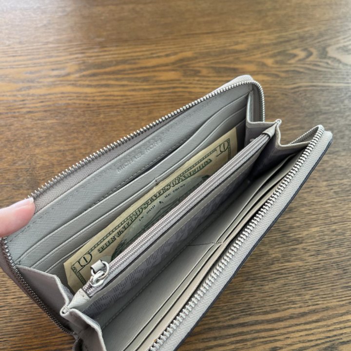 Кошелек Michael Kors