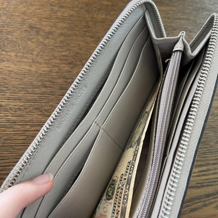 Кошелек Michael Kors