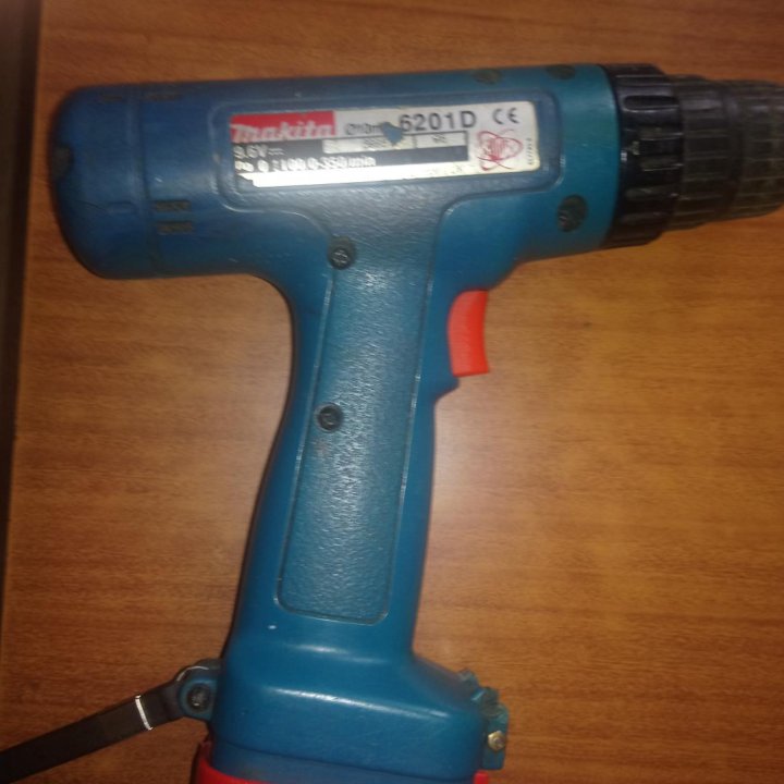 Шуруповерт MAKITA 6201D