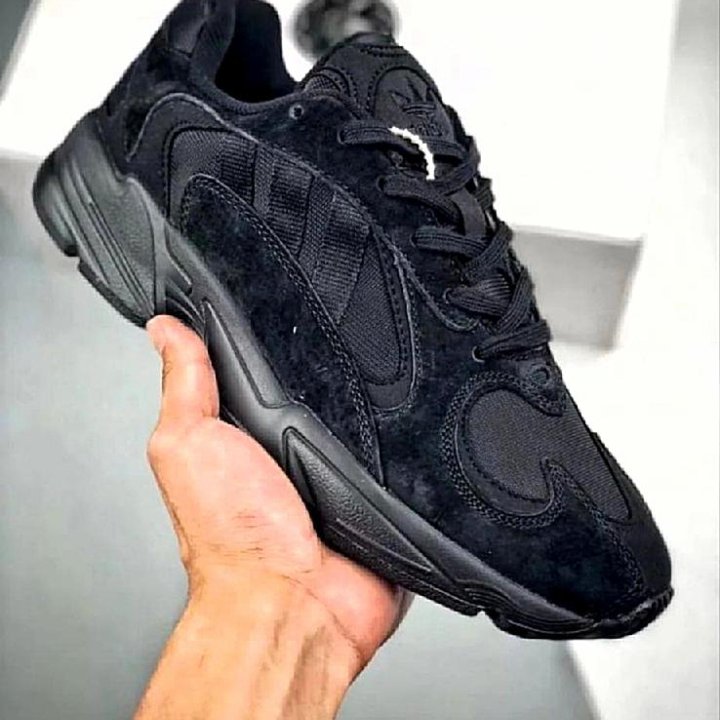 Кроссовки Adidas Yung Black