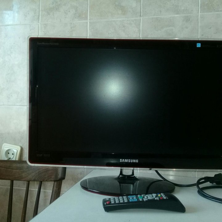 Монитор SAMSUNG P2370HD с функцией TV.