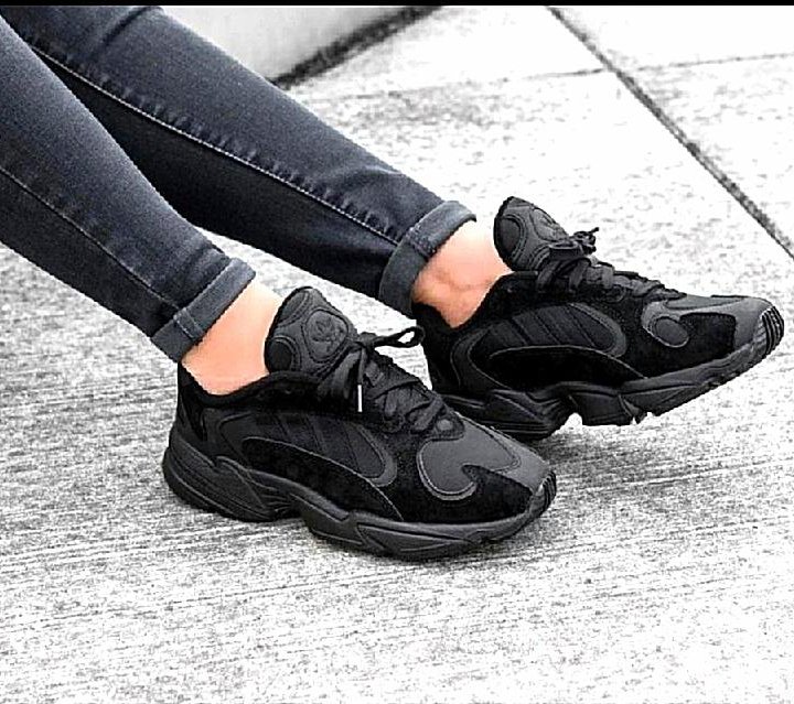 Кроссовки Adidas Yung Black