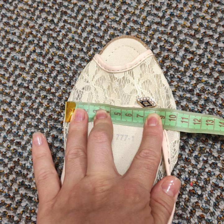 Женская обувь