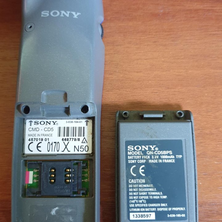 Телефон SONY-CD5