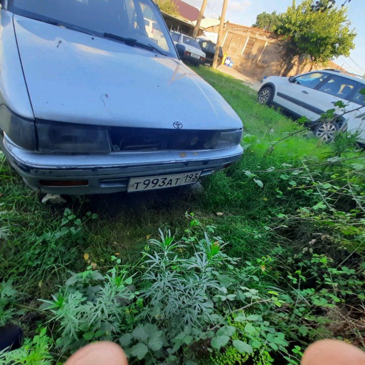 Toyota Carina, 1989