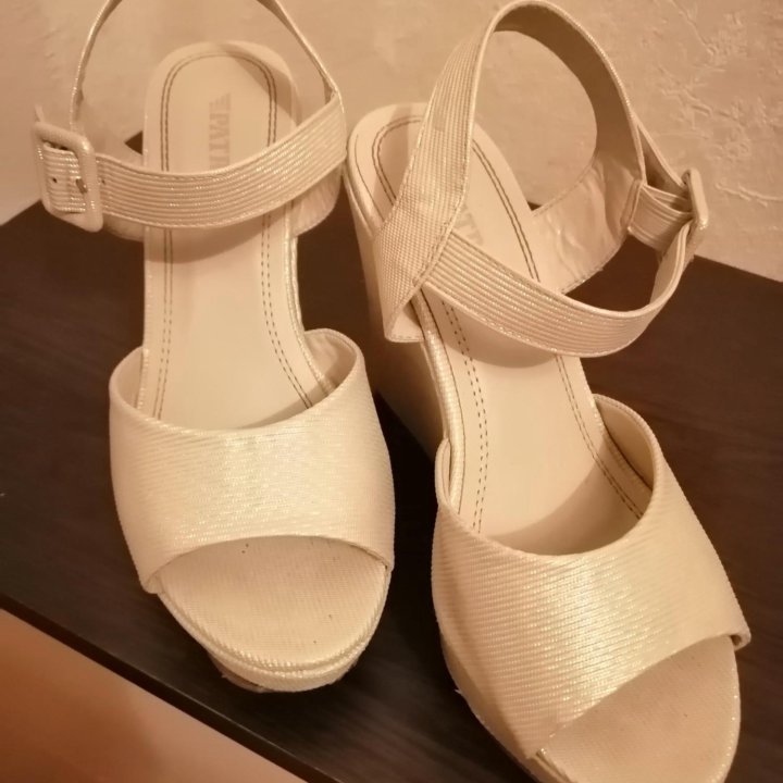 Босоножки 37р