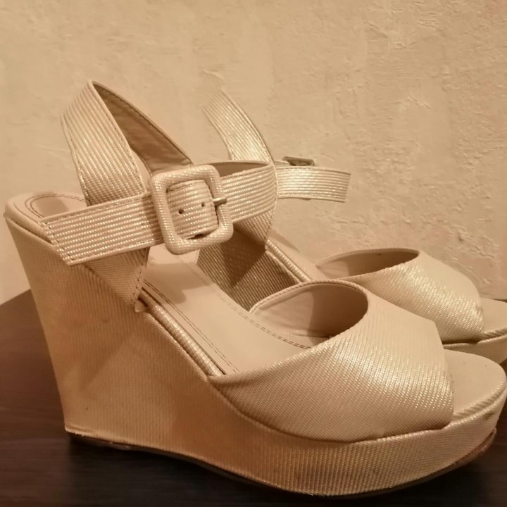 Босоножки 37р