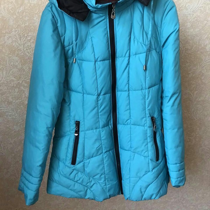 Продаю куртку для девочки