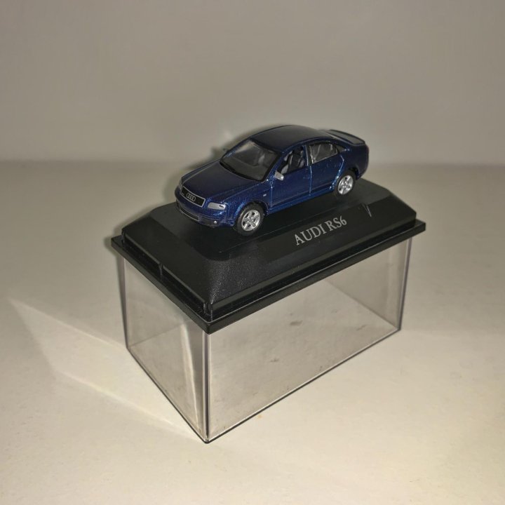 Модель Audi rs6 1:72