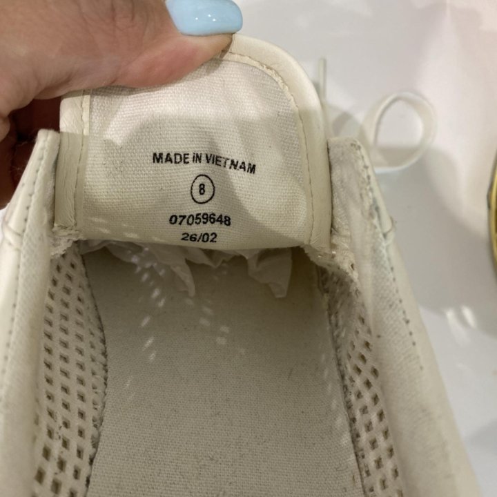 Кроссовки , кеды