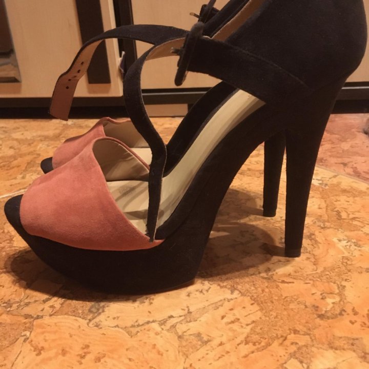 Туфли на каблуке