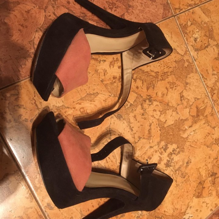 Туфли на каблуке