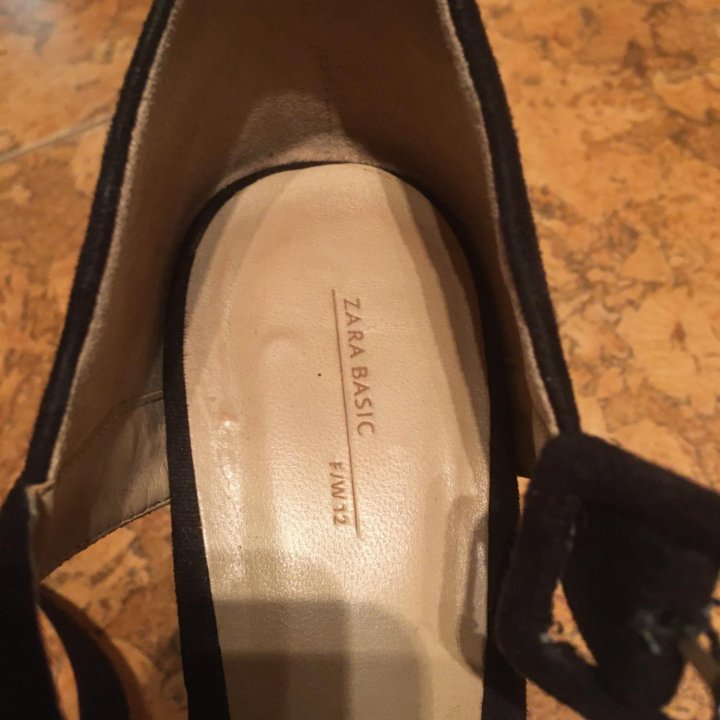 Туфли на каблуке