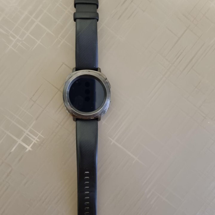 Часы samsung gear sport