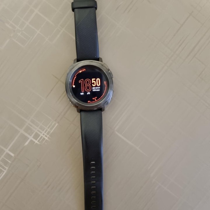 Часы samsung gear sport