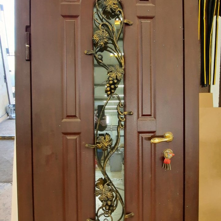 Дверь стальная с любой отделкой и размером.