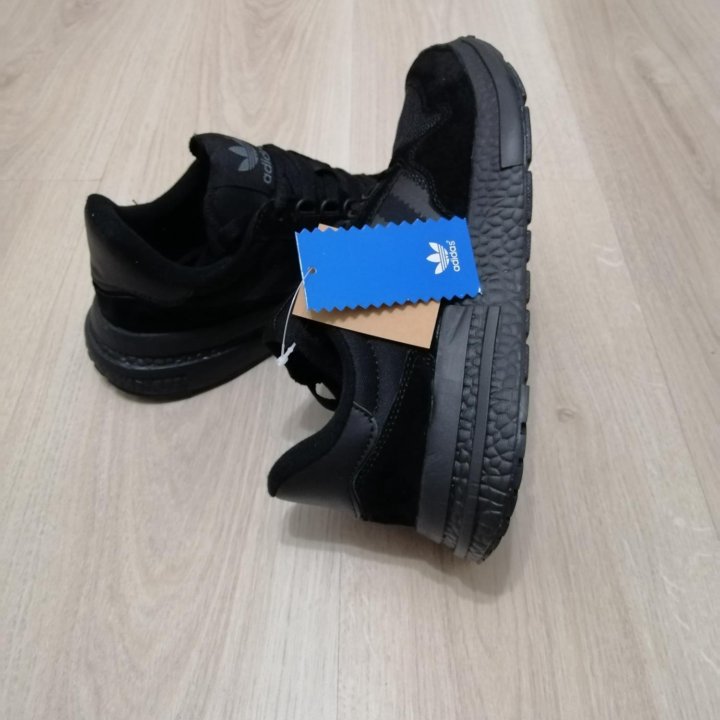 Кроссовки новые Adidas р.44