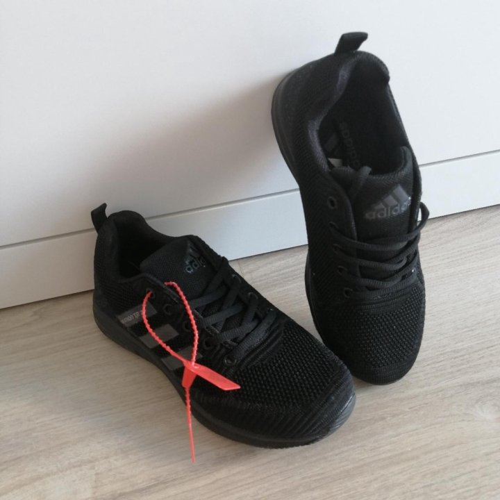 Новые кроссовки Adidas р.37