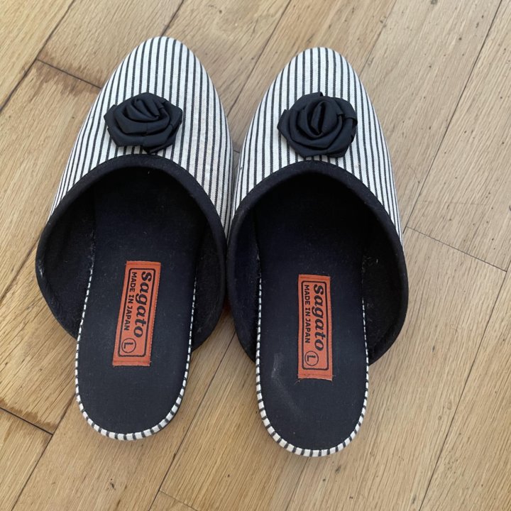 Тапочки домашние.