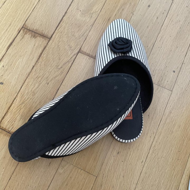 Тапочки домашние.