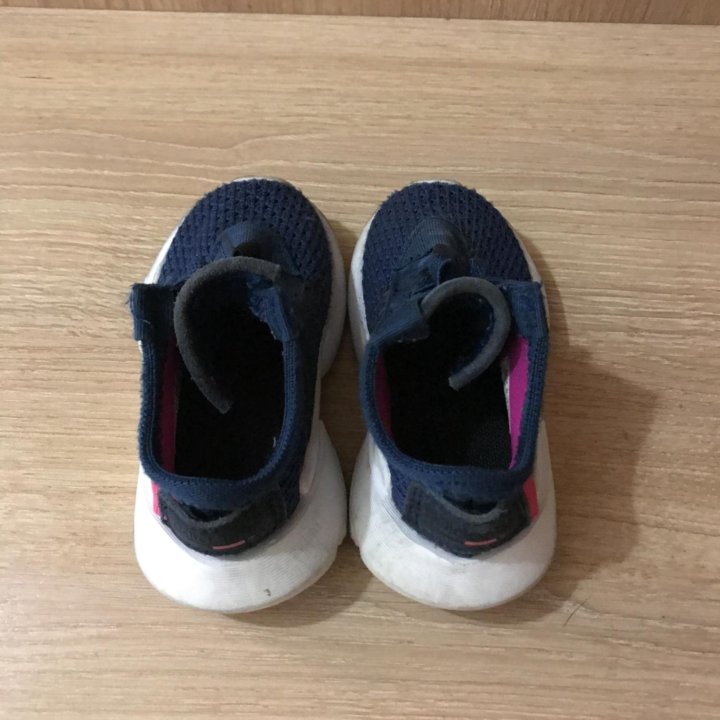 Кроссовки Адидас