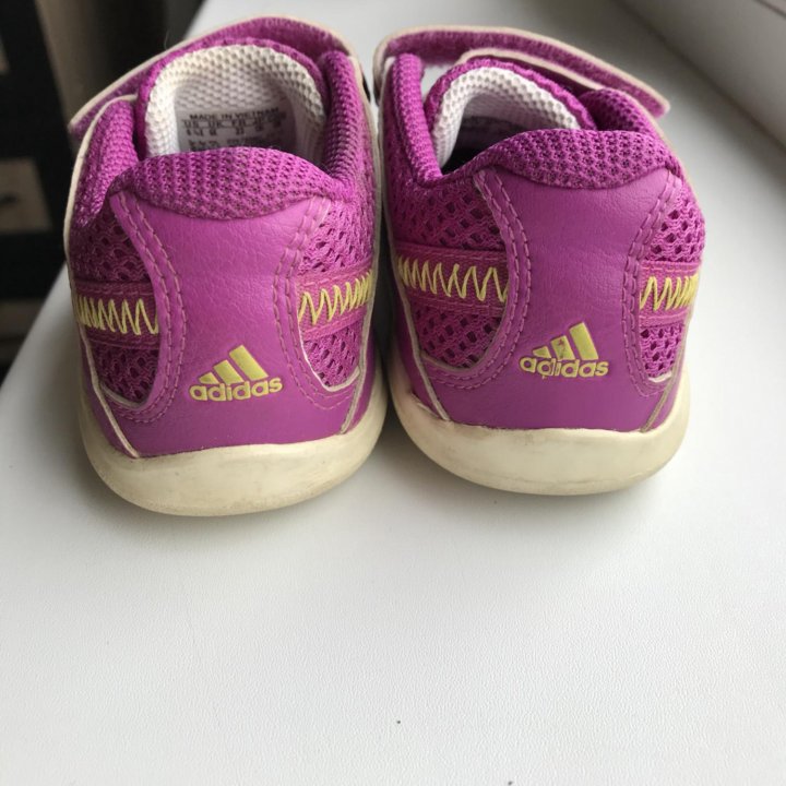 Кроссовки adidas на девочку 14/14,5 см