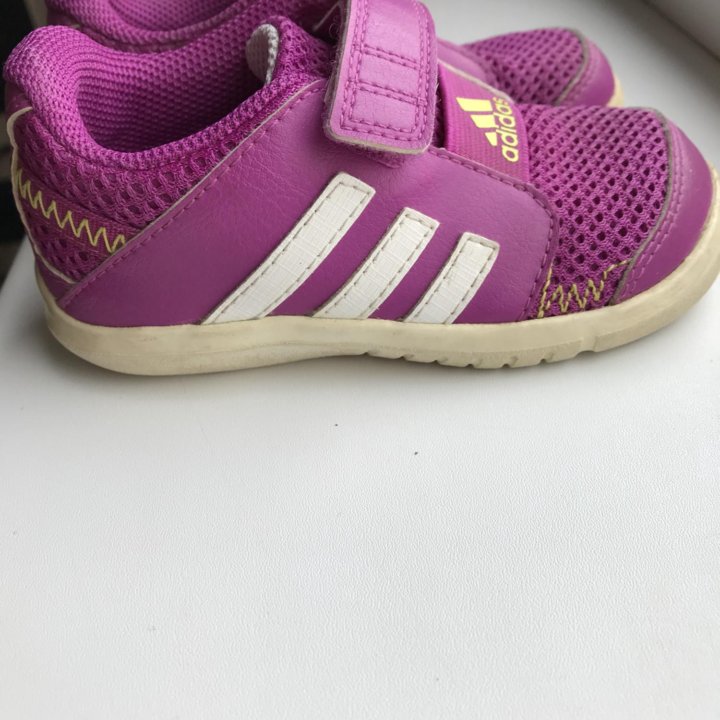 Кроссовки adidas на девочку 14/14,5 см