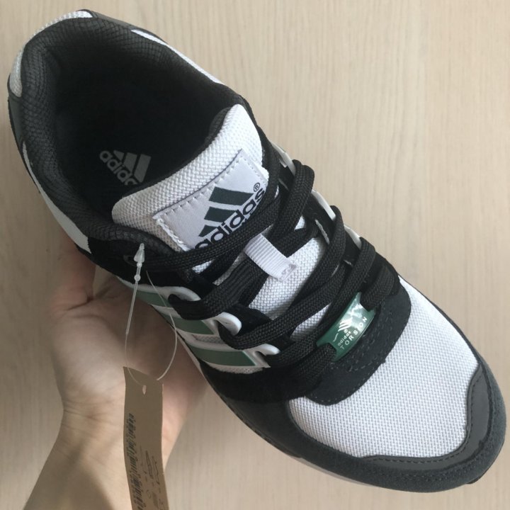 Кроссовки Adidas Equipment из 90-х годов