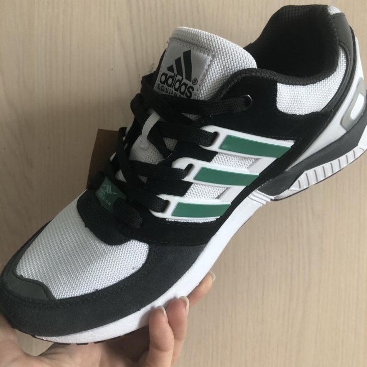 Кроссовки Adidas Equipment из 90-х годов