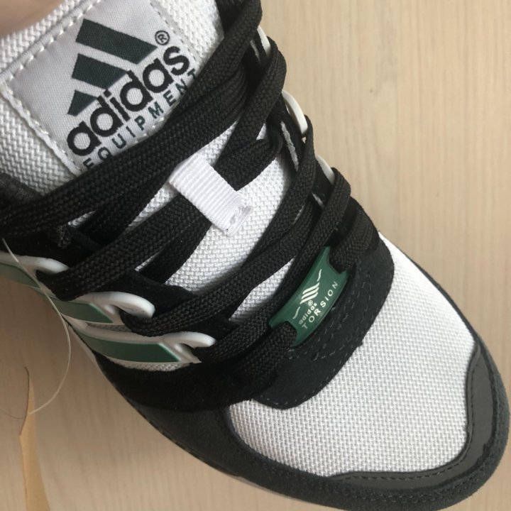 Кроссовки Adidas Equipment из 90-х годов