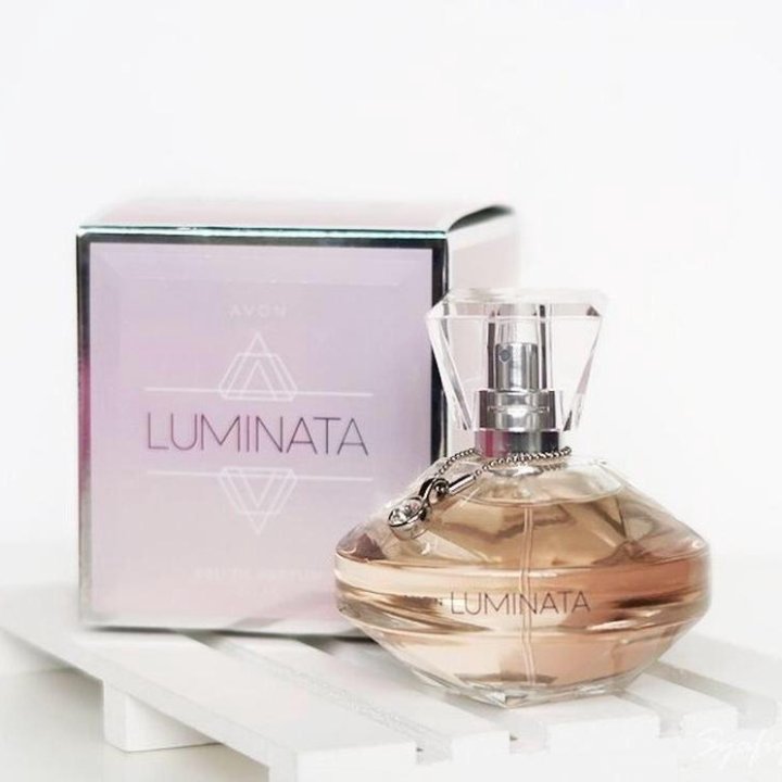 Парфюмерная вода Avon Luminata