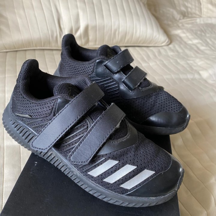 Кроссовки adidas