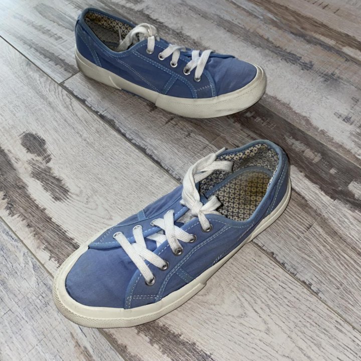 Полукеды голубые