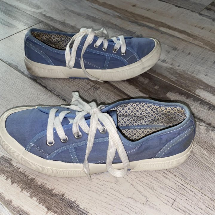 Полукеды голубые