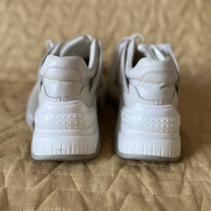 Кроссовки abricot