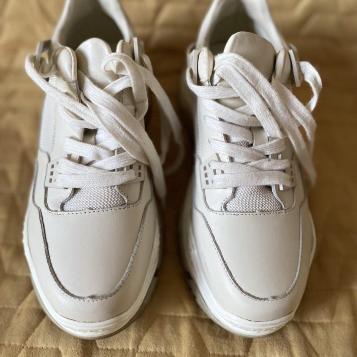 Кроссовки abricot