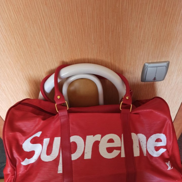 Продаётся сумка.