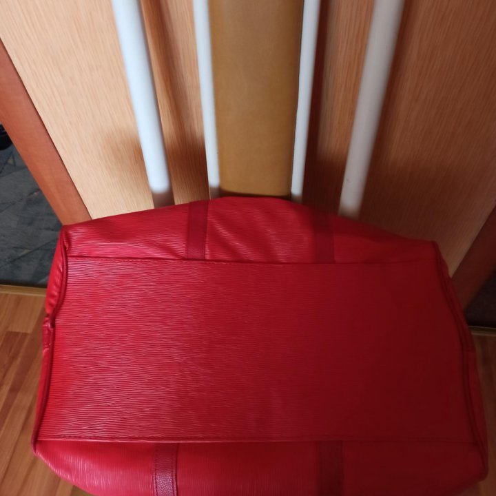 Продаётся сумка.