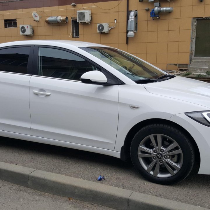 Аренда-прокат автомобиля с водителем.