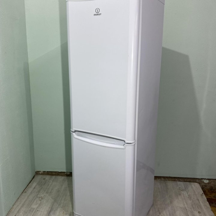 Холодильник indesit