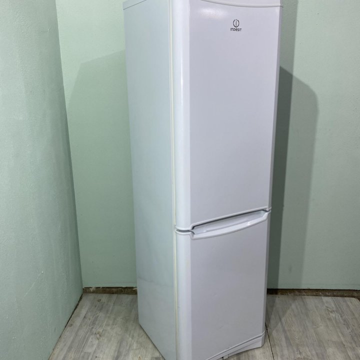 Холодильник indesit