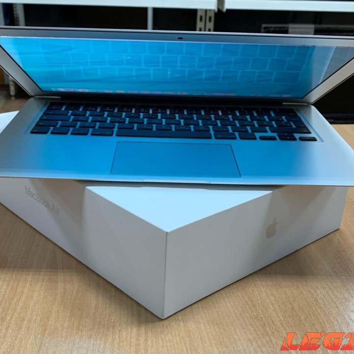 MacBook AIR/i5 5350/8GB/Intel HD/128GB SSD/13.3